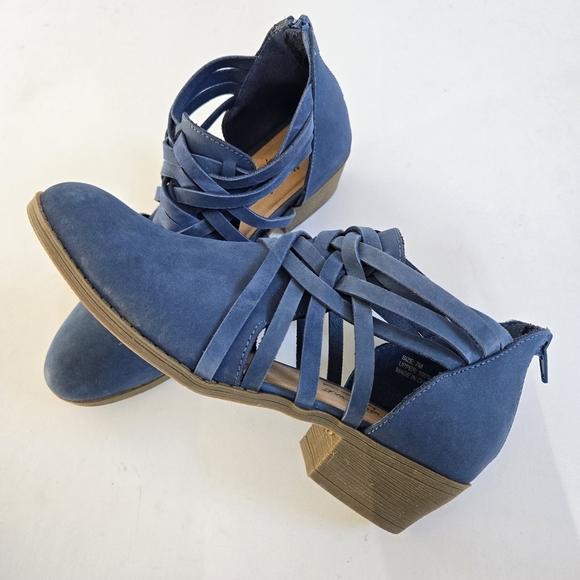 Walk with me by Coldwater Creek leather strappy blue booties sz 7 - Picture 2 of 8
